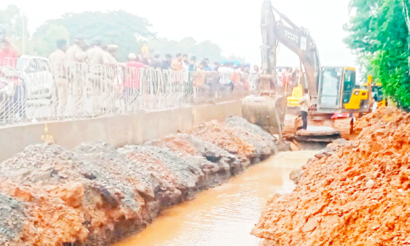 Muzhappilangad Service Road