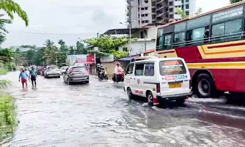 പ്രളയം ഒഴിയാതെ തിരുവല്ല താലൂക്ക് പ്രളയം ഒഴിയാതെ തിരുവല്ല താലൂക്ക്