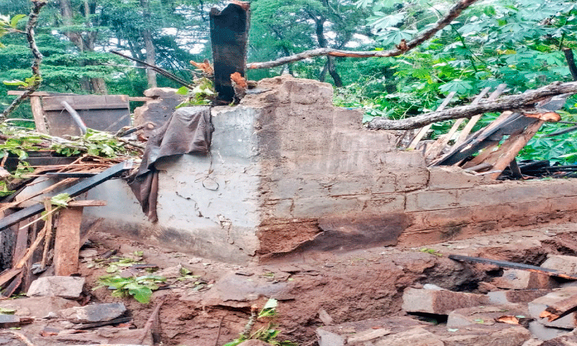 Three houses Three houses