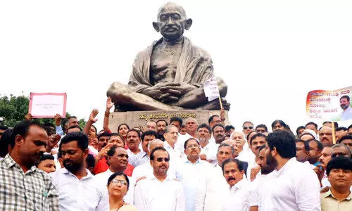 രാഹുൽ ഗാന്ധിക്കെതിരായ കേസ്;  ഗുജറാത്ത് കോടതി വിധി ജനാധിപത്യത്തിന്റെ മരണം- കോൺഗ്രസ്