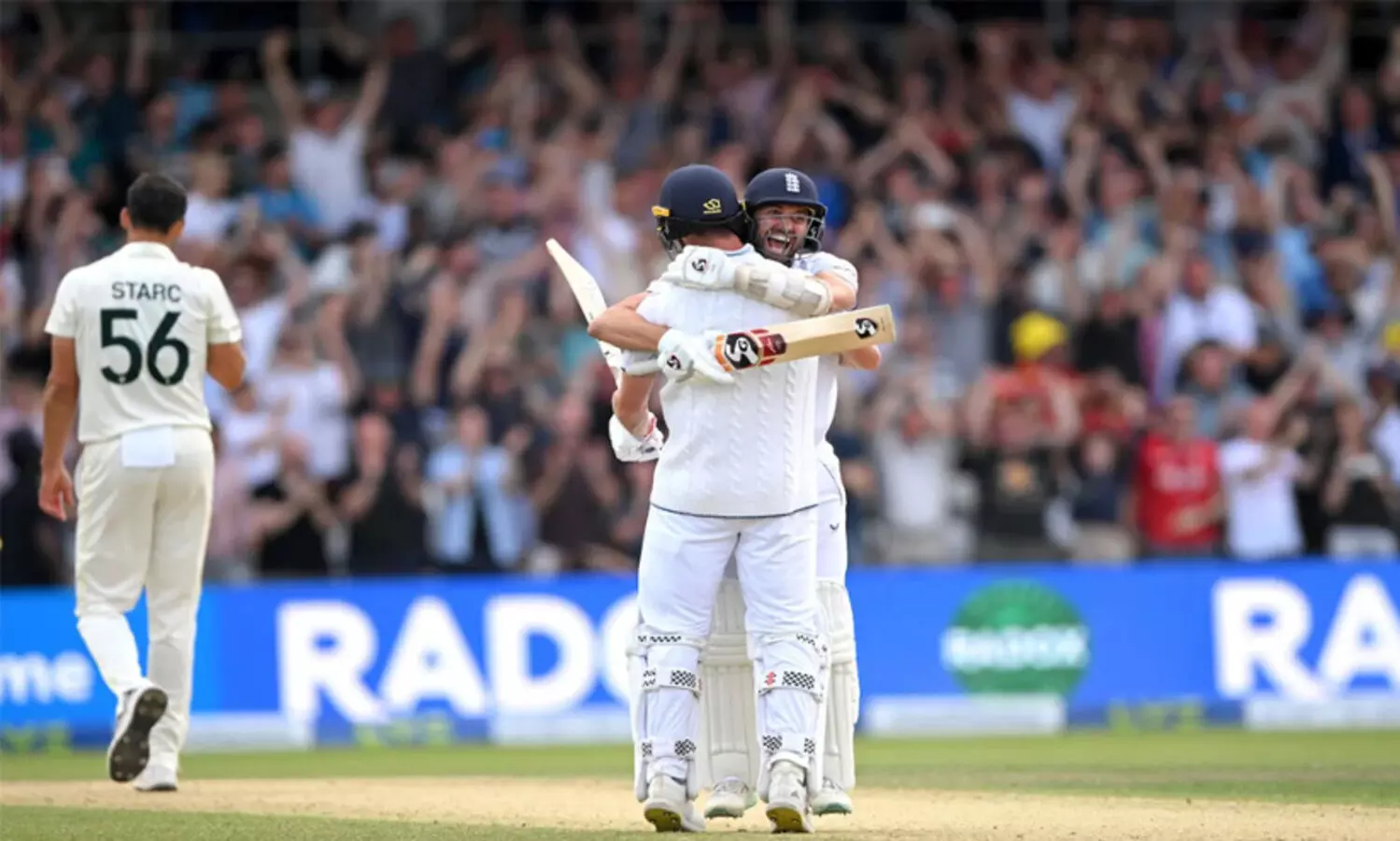 ആഷസ്: മൂന്നാം ടെസ്റ്റ്  ഇംഗ്ലണ്ടിന്, ഒസീസിനെ തകർത്തത് മൂന്ന് വിക്കറ്റിന്