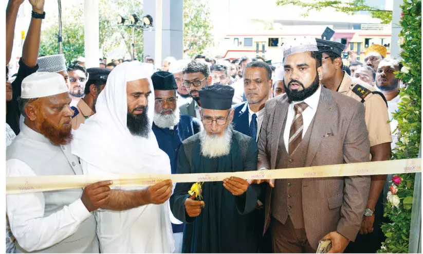 കൊച്ചി ഇടപ്പള്ളിയിൽ അൽ മുക്താദിർ ഷോറൂമുകൾ കൊച്ചി ഇടപ്പള്ളിയിൽ അൽ മുക്താദിർ ഷോറൂമുകൾ