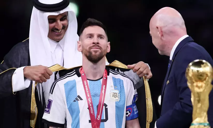 ക​ര​വി​രു​തി​ൽ വി​ട​രു​ന്ന ബ​ദു​വി​യ​ൻ   ക​വി​ത​യാ​ണ് ബി​ഷ്ത്