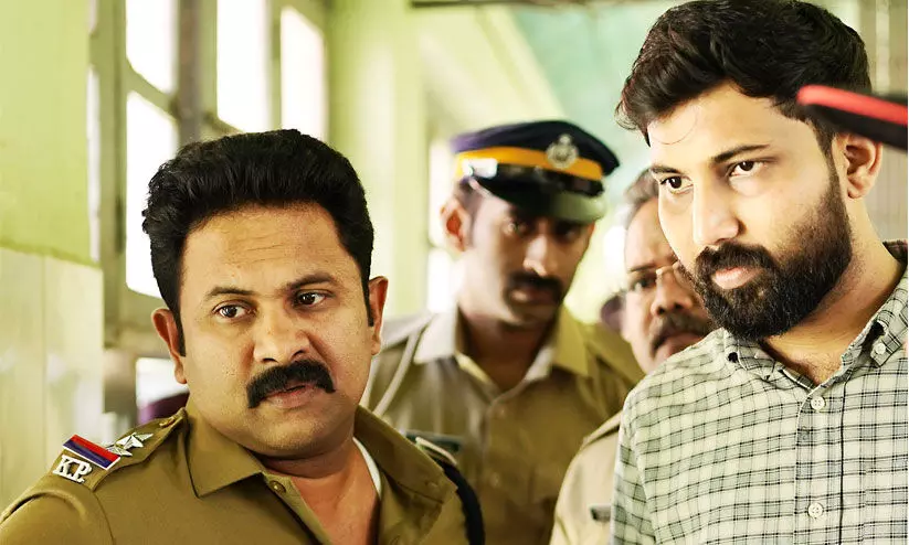 കേരള ക്രൈം ഫയല്സ് തിരക്കഥയുടെ പുതുവഴി കേരള ക്രൈം ഫയല്സ് തിരക്കഥയുടെ പുതുവഴി