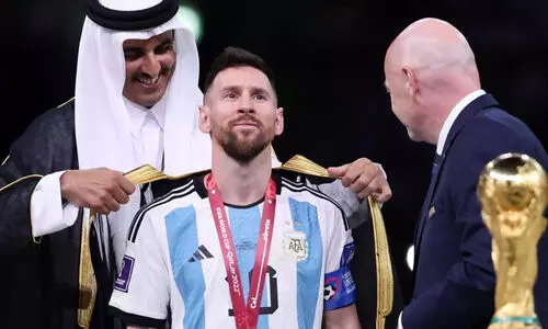 ക​ര​വി​രു​തി​ൽ വി​ട​രു​ന്ന ബ​ദു​വി​യ​ൻ   ക​വി​ത​യാ​ണ് ബി​ഷ്ത്