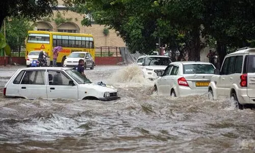 ഉത്തരേന്ത്യയിൽ കനത്ത മഴ; 18 മരണം, യ​മു​ന ന​ദി ക​ര​ക​വി​ഞ്ഞു