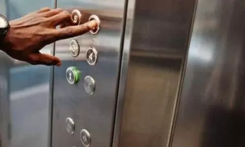 ആയുർവേദ ആശുപത്രിയുടെ ലിഫ്റ്റ് തകർന്ന് രണ്ടുപേർക്ക് പരിക്ക്​