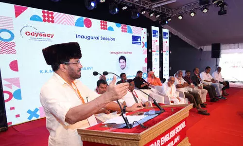 മനുഷ്യത്വമില്ലെങ്കിൽ ബിരുദങ്ങളും പദവികളും ഗുണംചെയ്യില്ല -സമദാനി