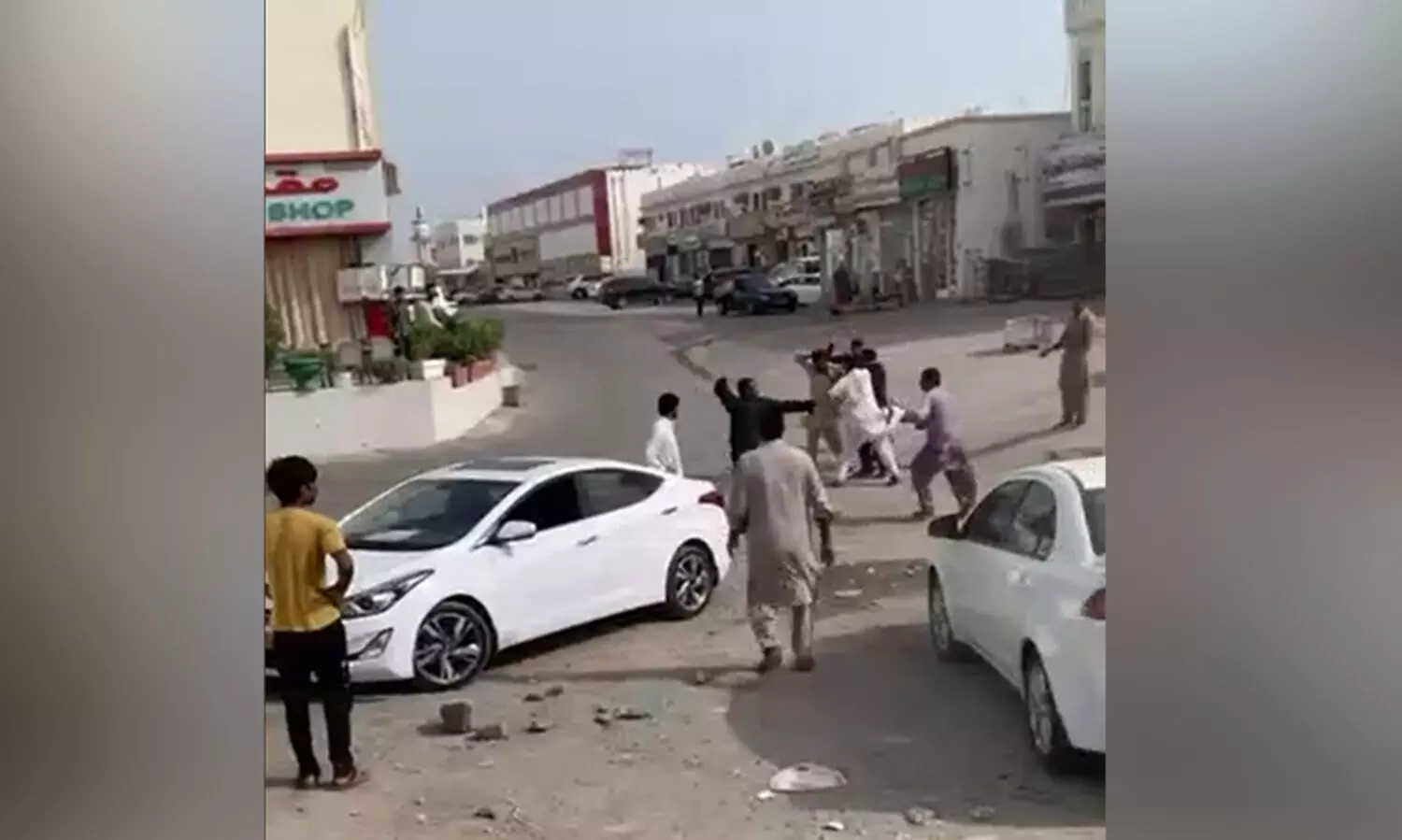 തെരുവിൽ വഴക്കും അടിപിടിയും; ഒമാനിൽ 13 വിദേശികൾ പിടിയിൽ