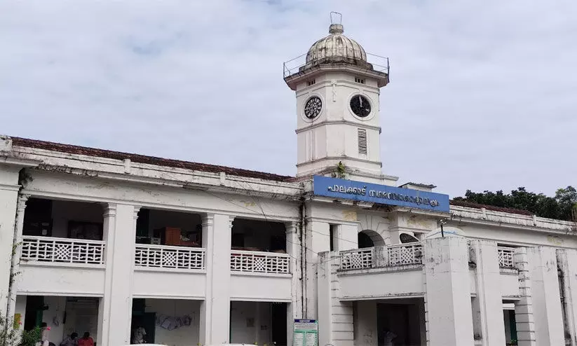 ഏകീകൃത തദ്ദേശ വകുപ്പ് സ്ഥലംമാറ്റം: അതൃപ്തിത്തുരുത്തുകളായി തദ്ദേശ സ്ഥാപനങ്ങൾ ഏകീകൃത തദ്ദേശ വകുപ്പ് സ്ഥലംമാറ്റം: അതൃപ്തിത്തുരുത്തുകളായി തദ്ദേശ സ്ഥാപനങ്ങൾ