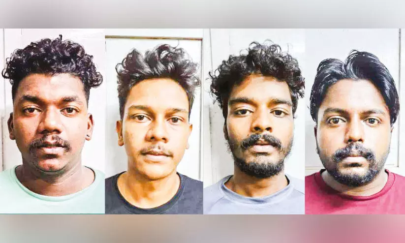 പൂക്കോട്ടൂരിൽ ബൈക്ക് യാത്രികനെ കാറിടിപ്പിച്ച് എട്ട് ലക്ഷം കവർന്ന സംഭവം; നാലുപേർ പിടിയിൽ പൂക്കോട്ടൂരിൽ ബൈക്ക് യാത്രികനെ കാറിടിപ്പിച്ച് എട്ട് ലക്ഷം കവർന്ന സംഭവം; നാലുപേർ പിടിയിൽ