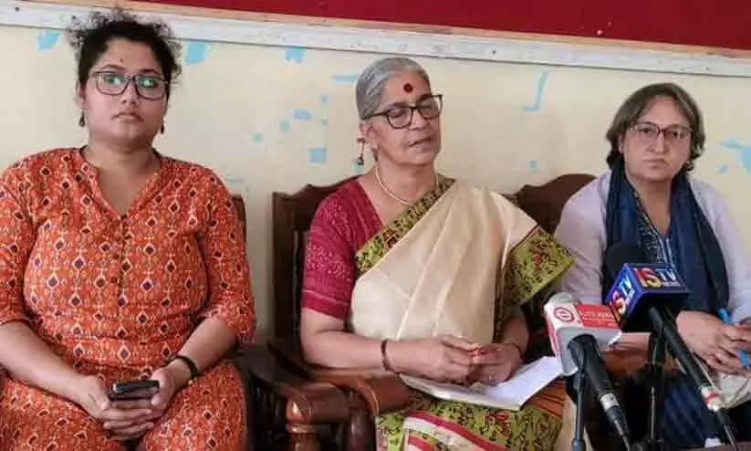 മണിപ്പൂര് സന്ദർശിച്ച സി.പി.ഐ നേതാവ് ആനിരാജ അടക്കമുള്ള വസ്തുതാന്വേഷണ സമിതിക്കെതിരെ കേസ് മണിപ്പൂര് സന്ദർശിച്ച സി.പി.ഐ നേതാവ് ആനിരാജ അടക്കമുള്ള വസ്തുതാന്വേഷണ സമിതിക്കെതിരെ കേസ്