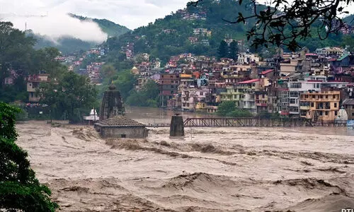 പെരുമഴയിൽ മുങ്ങി ഉത്തരേന്ത്യ; 19 മരണം, ഉരുൾപൊട്ടലും വെള്ളപ്പൊക്കവും