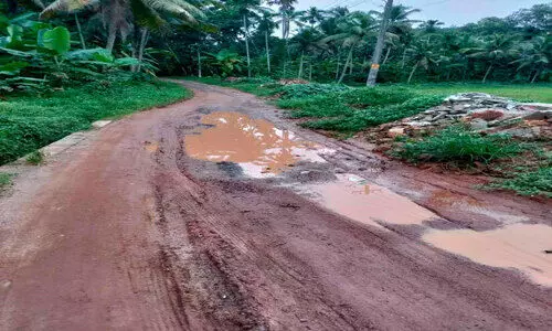 മരങ്ങാട്ടുകോണം-അണ്ടൂർ റോഡ് തകർന്നു