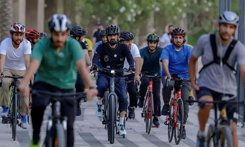 സൈക്കിളിൽ ശൈഖ് മുഹമ്മദ്; വൈറലായി വിഡിയോ