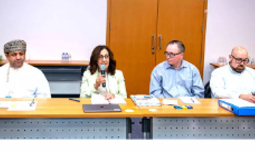 അമേരിക്കൻ പ്രതിനിധി സംഘം ഒമാൻ വിദ്യാഭ്യാസ മന്ത്രാലയം സന്ദർശിച്ചു