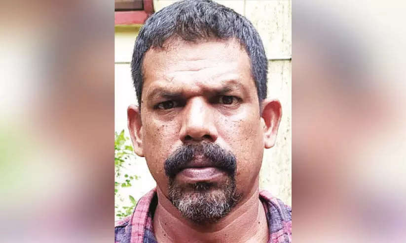 പോക്സോ കേസിൽ 10 വർഷം തടവും ഒരു ലക്ഷം രൂപ പിഴയും പോക്സോ കേസിൽ 10 വർഷം തടവും ഒരു ലക്ഷം രൂപ പിഴയും