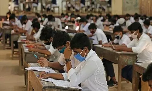 പ്ലസ് വൺ സീറ്റ് പ്രതിസന്ധി കുട്ടികളില്ലാത്തതിൽ പകുതിയും ‘ജോസഫ് ബാച്ചുകൾ’ പ്ലസ് വൺ സീറ്റ് പ്രതിസന്ധി കുട്ടികളില്ലാത്തതിൽ പകുതിയും ‘ജോസഫ് ബാച്ചുകൾ’