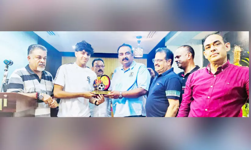 ആദരിക്കൽ ചടങ്ങ് സംഘടിപ്പിച്ചു ആദരിക്കൽ ചടങ്ങ് സംഘടിപ്പിച്ചു