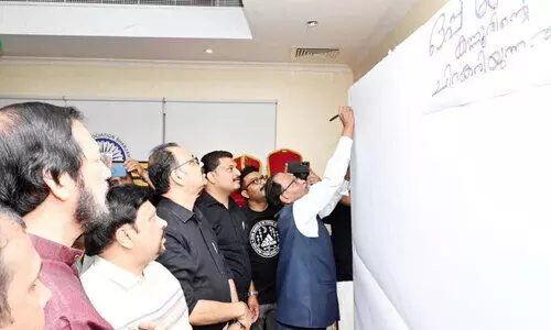 കണ്ണൂർ വിമാനത്താവളം: സെമിനാറും ഒപ്പുശേഖരണവും