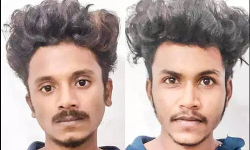 പത്രം ഏജന്റിനെ ഭീഷണിപ്പെടുത്തി പണംതട്ടിയ കേസിൽ രണ്ടുപേർ അറസ്റ്റിൽ പത്രം ഏജന്റിനെ ഭീഷണിപ്പെടുത്തി പണംതട്ടിയ കേസിൽ രണ്ടുപേർ അറസ്റ്റിൽ