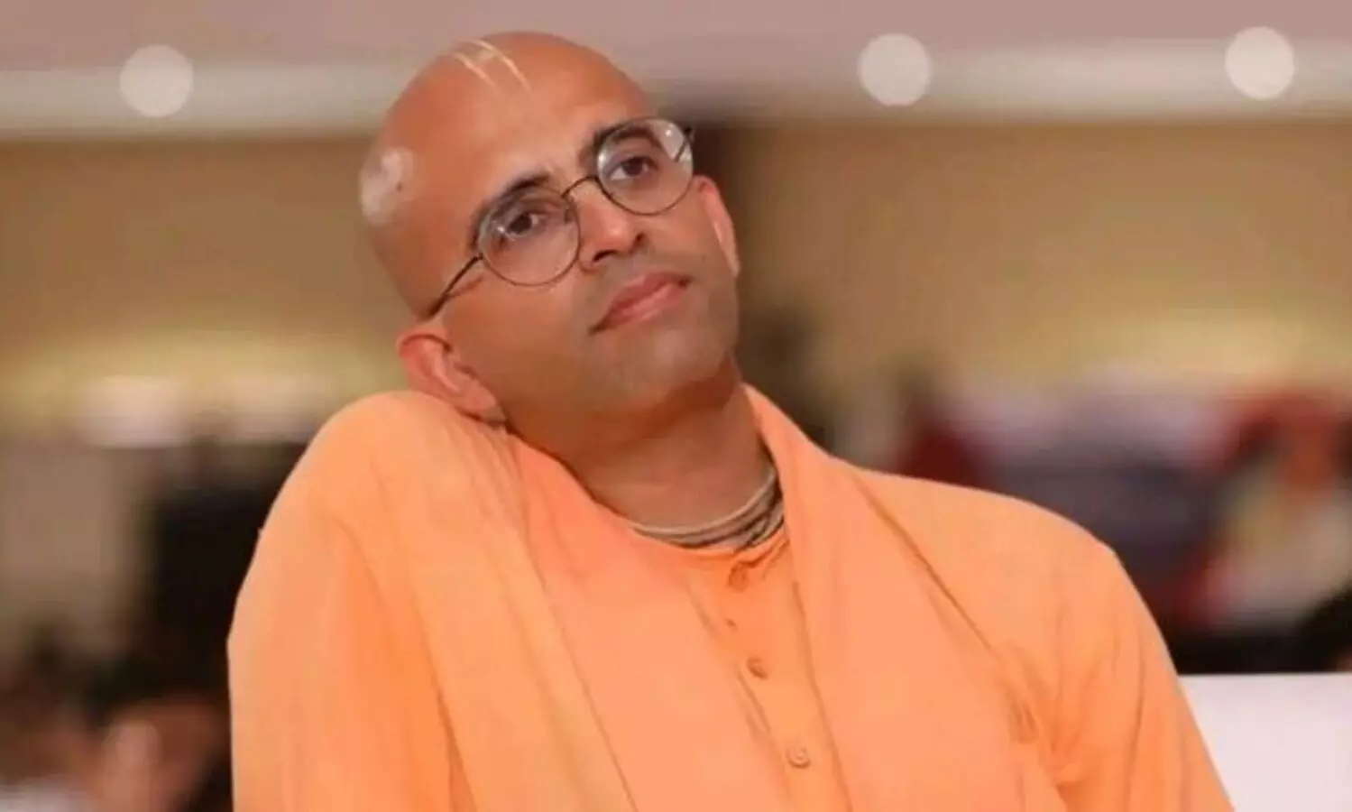 കുടവയറൊഴിവാക്കാൻ സ്ത്രീകൾ ജിമ്മിൽ പോകണ്ട; വീട്ടുജോലികൾ ചെയ്താൽ മതിയെന്ന് ഇസ്കോൺ സന്ന്യാസി