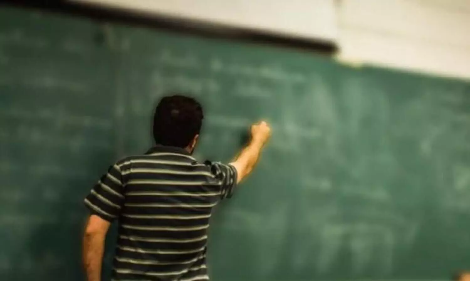 അമിത ഹോംവർക്ക്: അധ്യാപകനെതിരെ പോക്സോ കേസ്