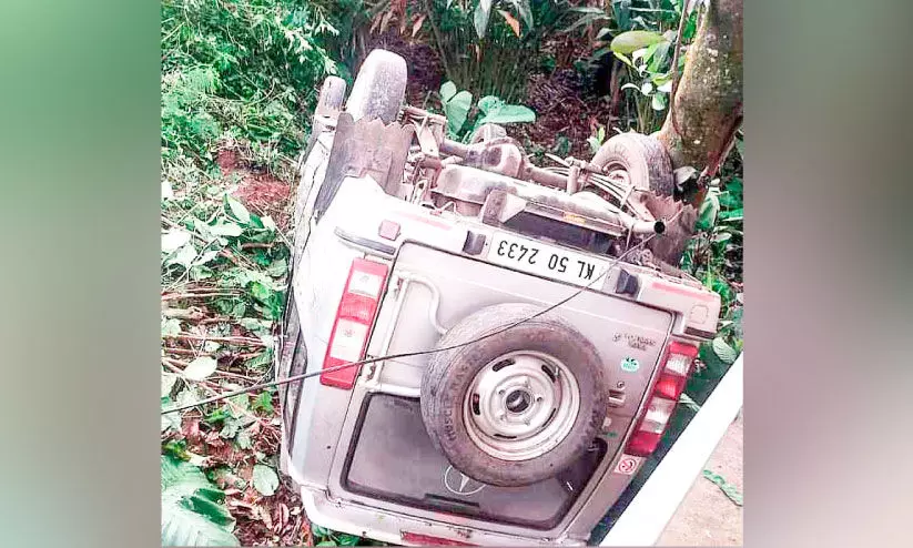 തൊഴിലാളികളുമായി പോയ വാഹനം മറിഞ്ഞു; ഏഴുപേർക്ക് പരിക്ക് തൊഴിലാളികളുമായി പോയ വാഹനം മറിഞ്ഞു; ഏഴുപേർക്ക് പരിക്ക്