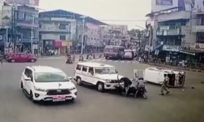Kottarakkara Ambulance- Police Vehicle Collision