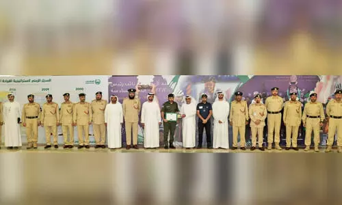 തീപിടിത്തത്തിൽ രക്ഷകനായി; സിവിൽ ഡിഫൻസ്​ ഉദ്യോഗസ്ഥന്​ ആദരം