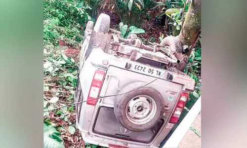 തൊഴിലാളികളുമായി പോയ വാഹനം മറിഞ്ഞു; ഏഴുപേർക്ക് പരിക്ക്