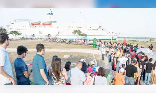 പു​സ്ത​ക​ങ്ങ​ളു​മാ​യി ‘എം.​വി. ലോ​ഗോ​സ് ഹോ​പ്’ ഇ​ന്ന്​ ഒ​മാ​നി​ൽ എ​ത്തും