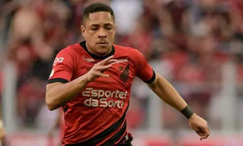 ബ്രസീലിയൻ ‘വണ്ടർ കിഡ്’ വിറ്റർ റോക്കെ ഇനി ബാഴ്സയിൽ