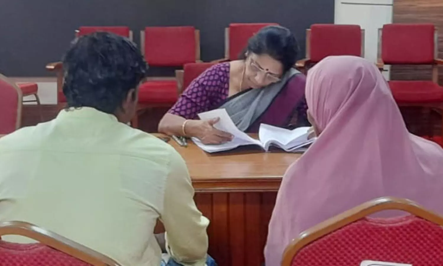 വനിത കമീഷൻ സിറ്റിങ്: 15 പരാതികള്‍ തീര്‍പ്പാക്കി