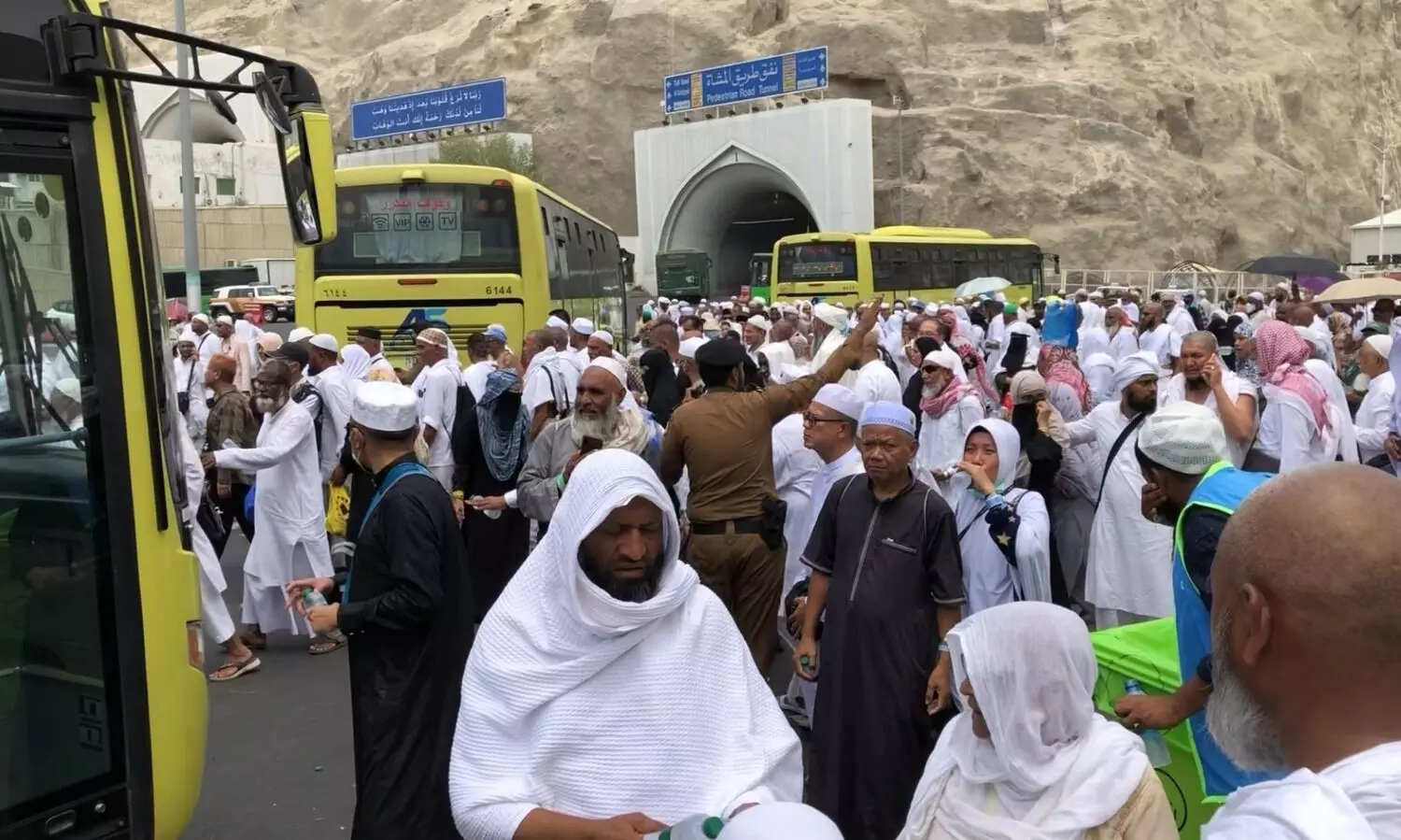 ജുമുഅയിലും പ്രാർഥനയിലും പ​ങ്കെടുത്ത്​ ഇന്ത്യൻ ഹാജിമാർ