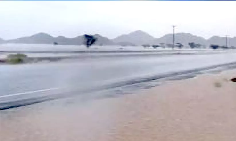 വിവിധയിടങ്ങളിൽ മഴ തുടരുന്നു