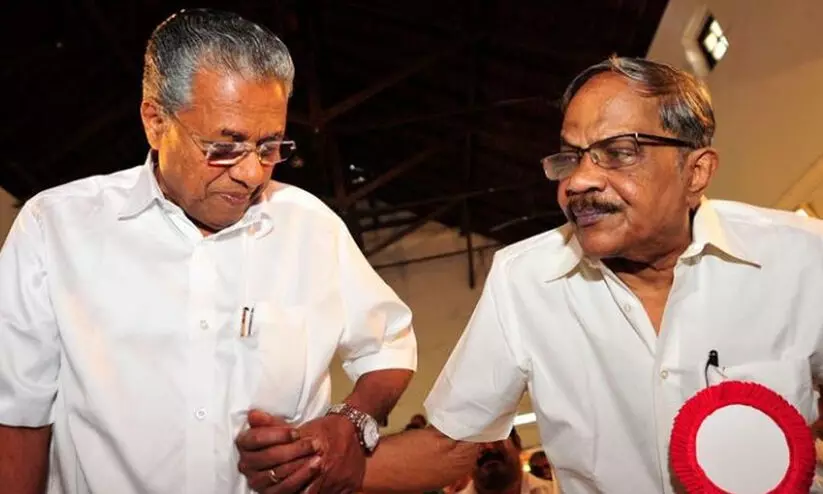 എം.ടിക്ക് നവതി ആശംസ നേർന്ന് മുഖ്യമന്ത്രി പിണറായി വിജയൻ എം.ടിക്ക് നവതി ആശംസ നേർന്ന് മുഖ്യമന്ത്രി പിണറായി വിജയൻ