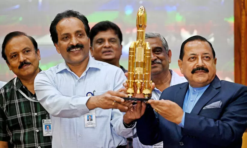 ചന്ദ്രയാൻ: കേരളത്തിന് വാനോളം അഭിമാനം ചന്ദ്രയാൻ: കേരളത്തിന് വാനോളം അഭിമാനം