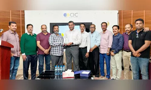 ആ​ർ.​എ​സ്. അ​ബ്ദു​ൽ ജ​ലീ​ലി​ന് യാ​ത്ര​യ​യ​പ്പ്