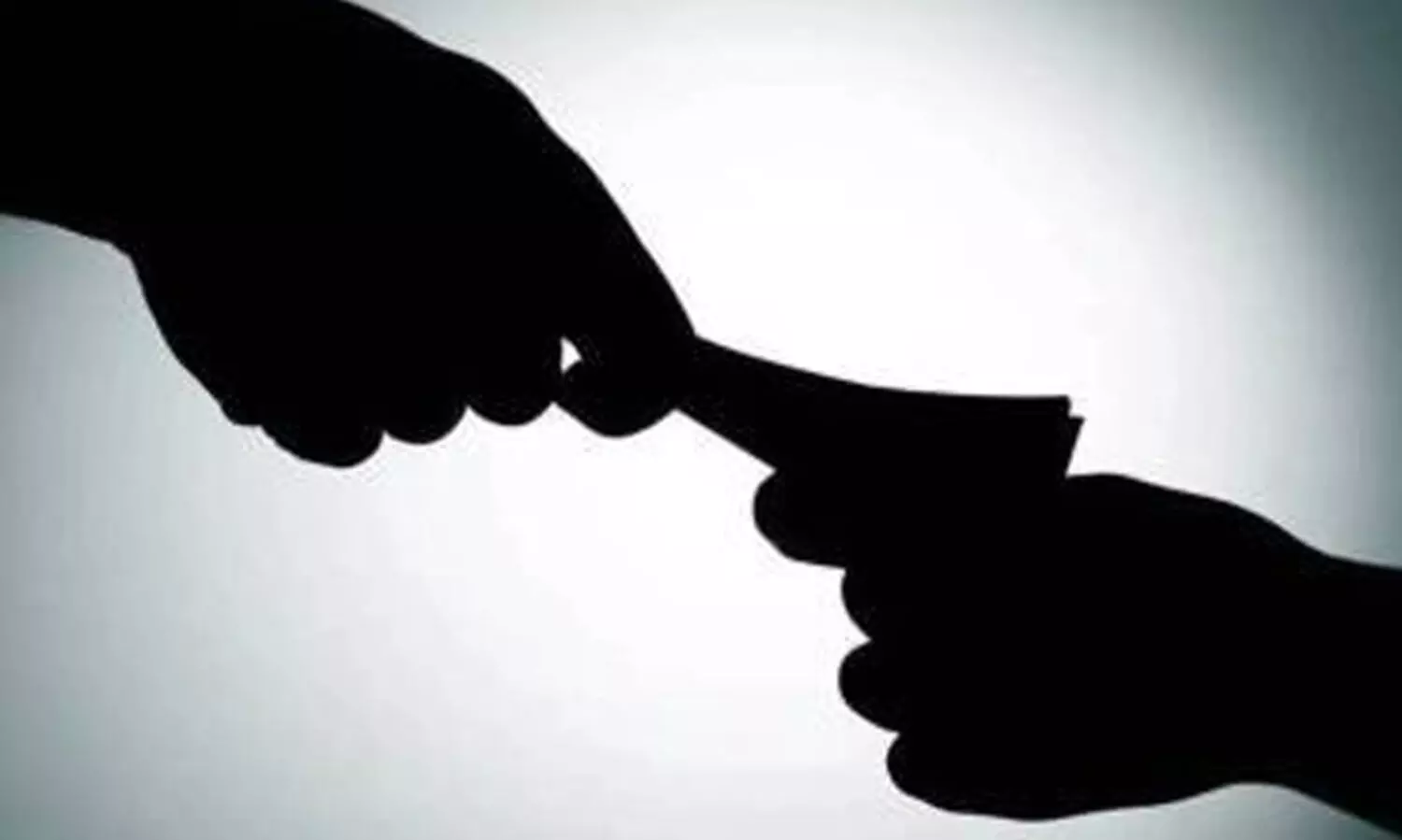 വീടിന് നമ്പറിടാൻ കൈക്കൂലി: ഓവർസിയർക്ക് രണ്ടു വർഷം കഠിനതടവും ലക്ഷം രൂപ പിഴയും