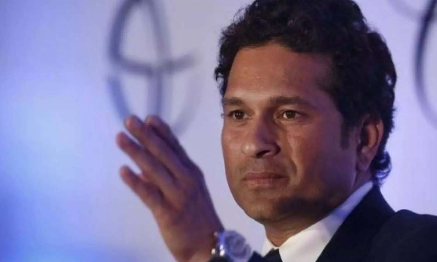 ഭാരത് രത്നയായ സചിൻ ചൂതാട്ട ആപ്പുകൾ പ്രോത്സാഹിപ്പിക്കുന്നു; സൂപ്പർതാരത്തിനെതിരെ മുൻ മഹാരാഷ്ട്ര മന്ത്രി