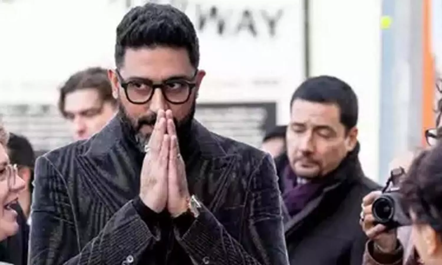 Abhishek Bachchan To Enter Politics After Amitabh & Jaya