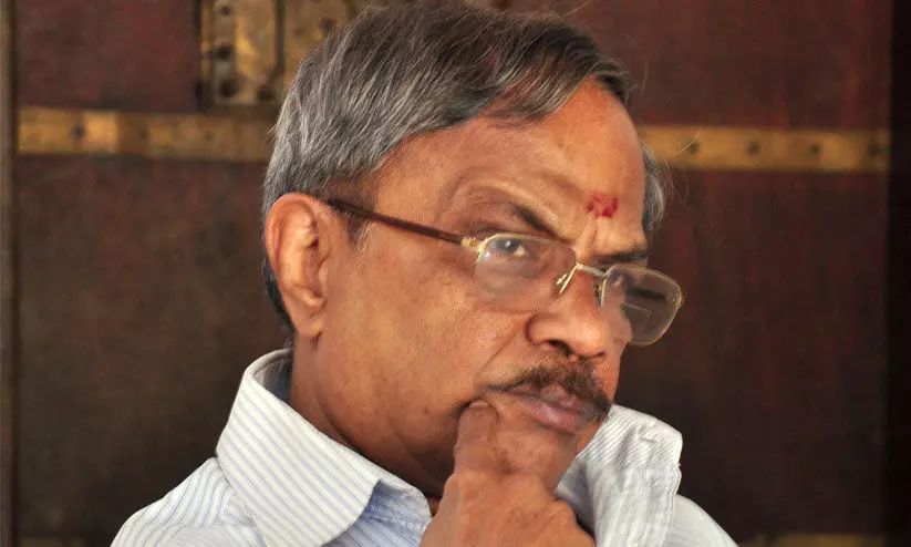 ര​ണ്ട​ക്ഷ​രം​കൊ​ണ്ടൊ​രു  ലോ​കാ​ത്ഭു​തം