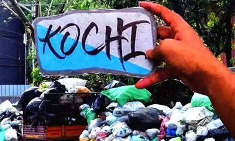 മാലിന്യം തള്ളൽ: കൊച്ചിയിൽ ആറ് കേസ് കൂടി രജിസ്റ്റർ ചെയ്തു മാലിന്യം തള്ളൽ: കൊച്ചിയിൽ ആറ് കേസ് കൂടി രജിസ്റ്റർ ചെയ്തു