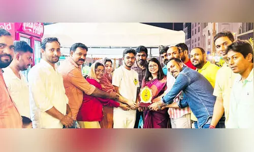 വി​ദ്യാ​ർ​ഥി​ക​ളെ അ​നു​മോ​ദി​ച്ചു