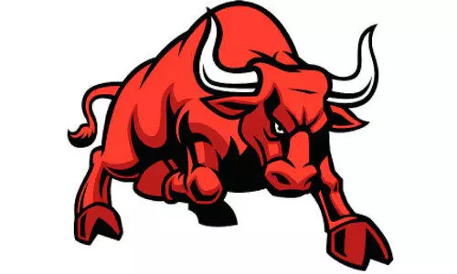 ക​ശാ​പ്പി​നാ​യി എ​ത്തി​ച്ച കാ​ള ഇ​ട​ഞ്ഞു; ​ അ​ഞ്ചു​പേ​ർ​ക്ക് പ​രി​ക്ക്