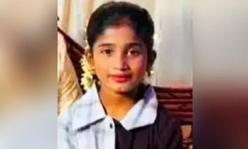 മരം മുറിഞ്ഞുവീണ് ആറാം ക്ലാസ് വിദ്യാർഥിനി മരിച്ച സംഭവം: പ്രിൻസിപ്പലിനെയും പ്രഥമാധ്യാപികയെയും സ്ഥലംമാറ്റി