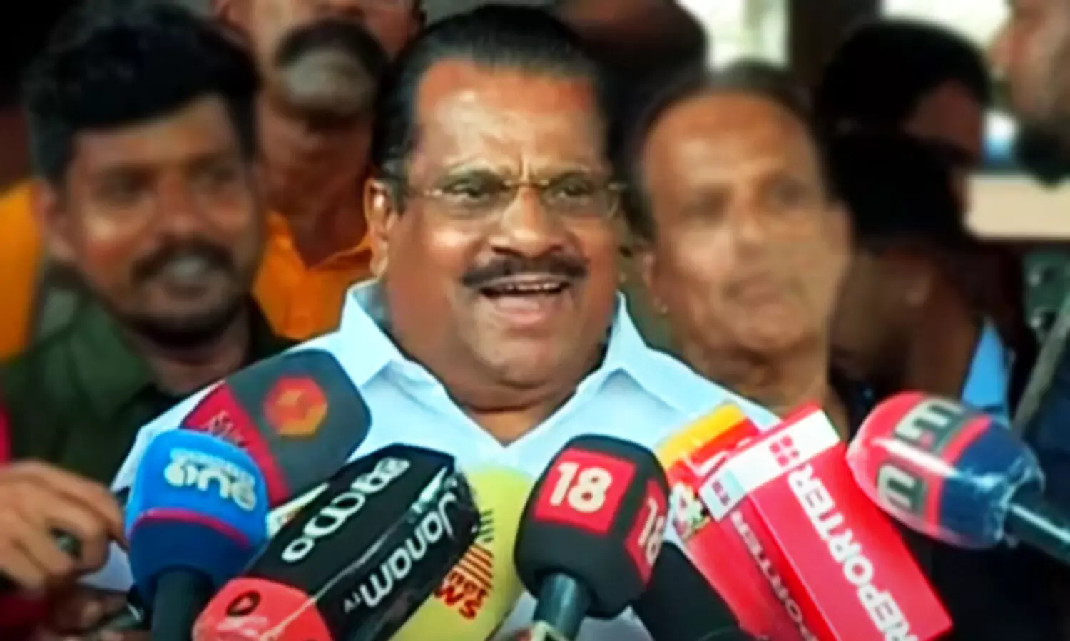 ഞാൻ എപ്പഴാ സജീവമല്ലാത്തത്; സെമിനാറിൽ പങ്കെടുക്കാത്തതിൽ അസ്വാഭാവികതയില്ല