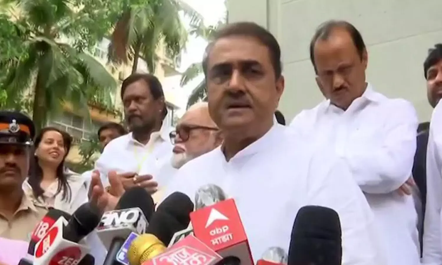 പവാറിനു മുന്നിലെത്തി അജിത്തും വിമത മന്ത്രിമാരും; ഒപ്പംനിന്ന് നയിക്കണമെന്ന് ആവശ്യപ്പെട്ടതായി പ്രഫുൽ പട്ടേൽ