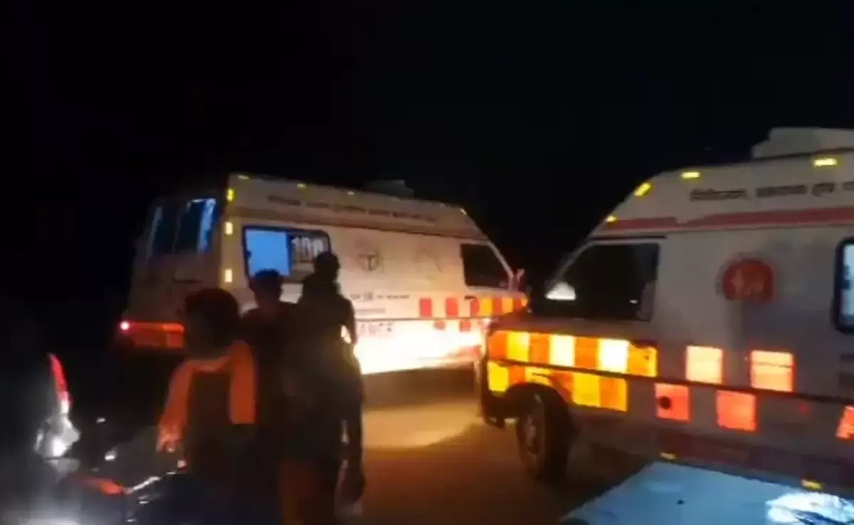 യു.പിയിൽ വൈദ്യുതാഘാതമേറ്റ് അഞ്ച് കൻവാരിയ തീർഥാടകർ മരിച്ചു; നിരവധി പേർക്ക് പരിക്ക് യു.പിയിൽ വൈദ്യുതാഘാതമേറ്റ് അഞ്ച് കൻവാരിയ തീർഥാടകർ മരിച്ചു; നിരവധി പേർക്ക് പരിക്ക്